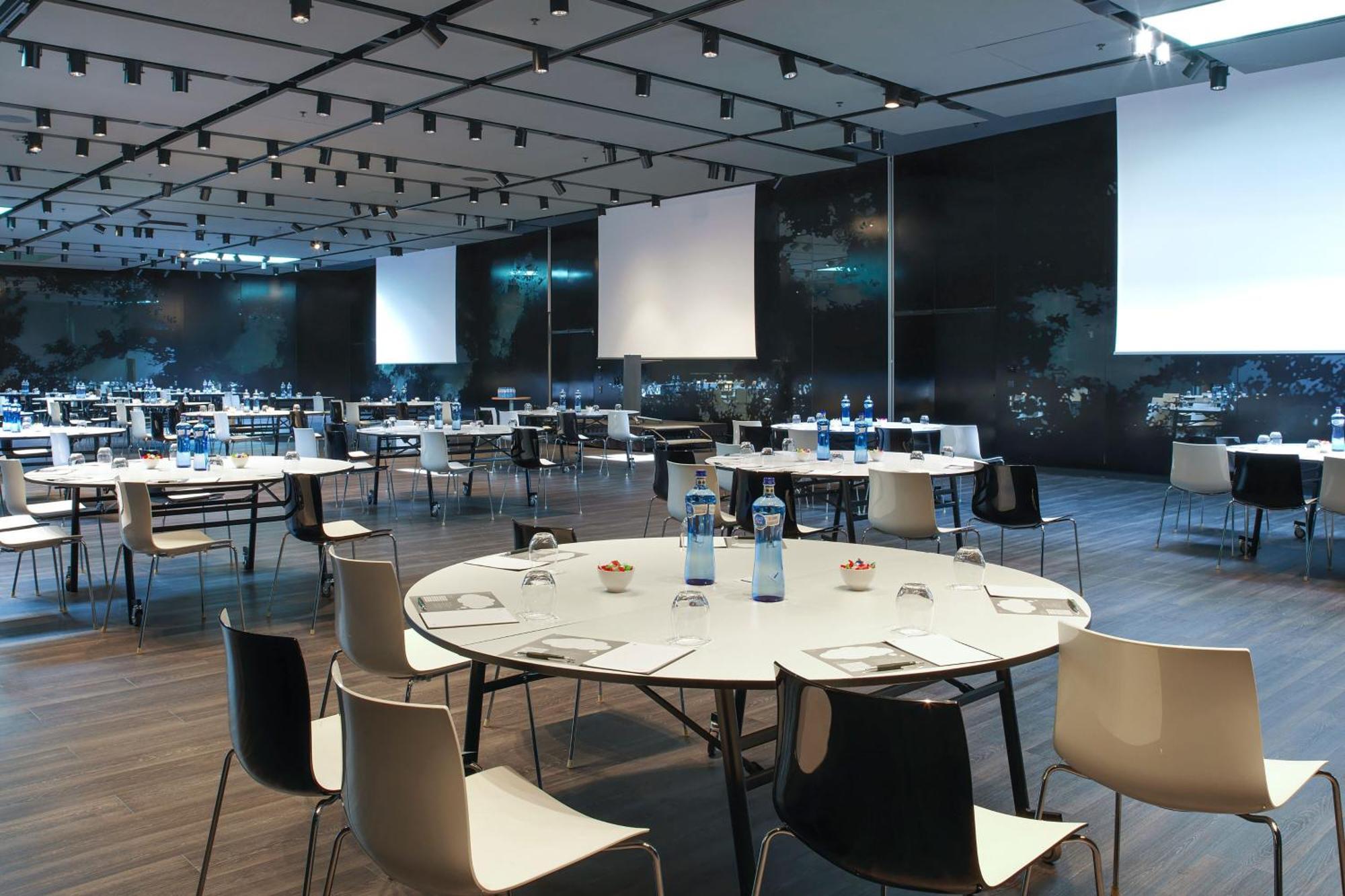 Renaissance Barcelona Fira Hotel L'Hospitalet de Llobregat Esterno foto