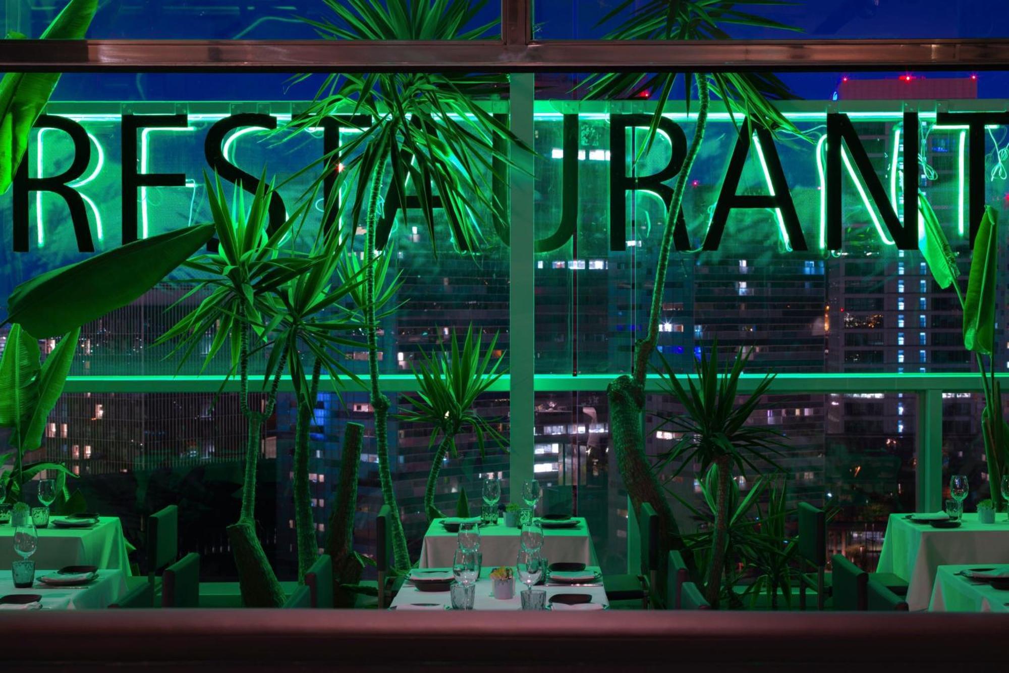 Renaissance Barcelona Fira Hotel L'Hospitalet de Llobregat Esterno foto