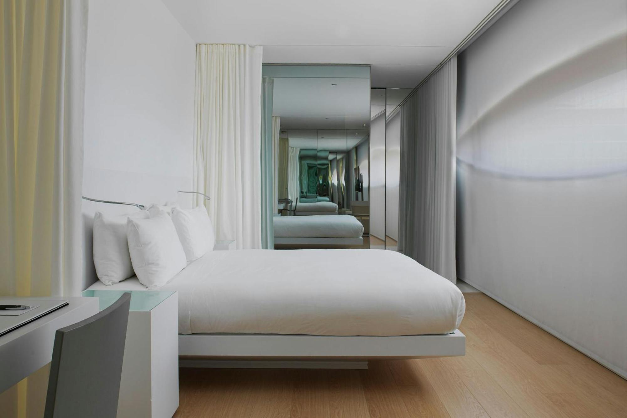 Renaissance Barcelona Fira Hotel L'Hospitalet de Llobregat Esterno foto