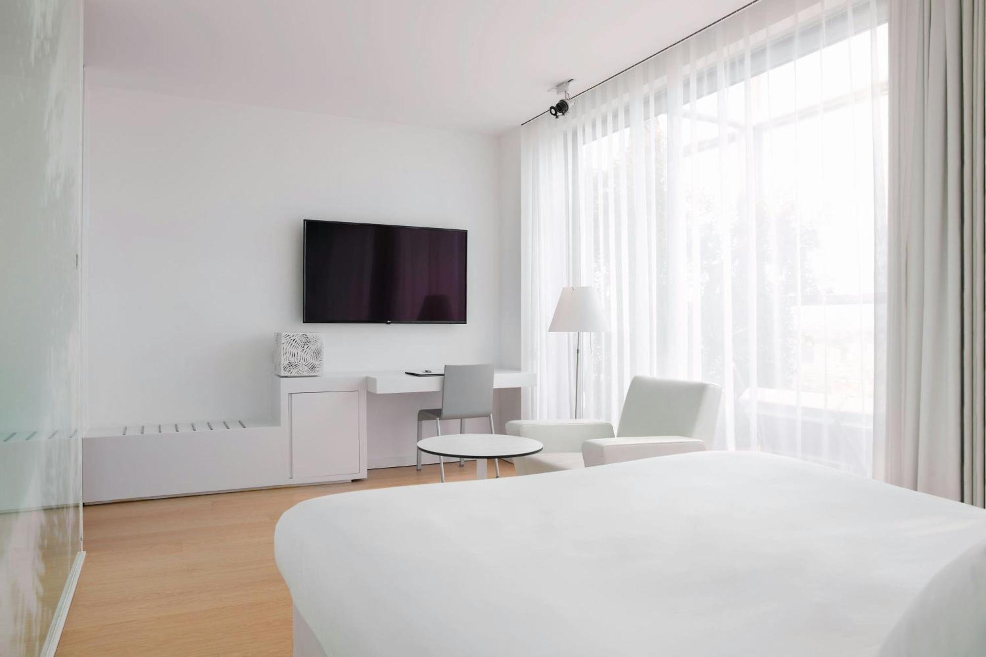Renaissance Barcelona Fira Hotel L'Hospitalet de Llobregat Esterno foto